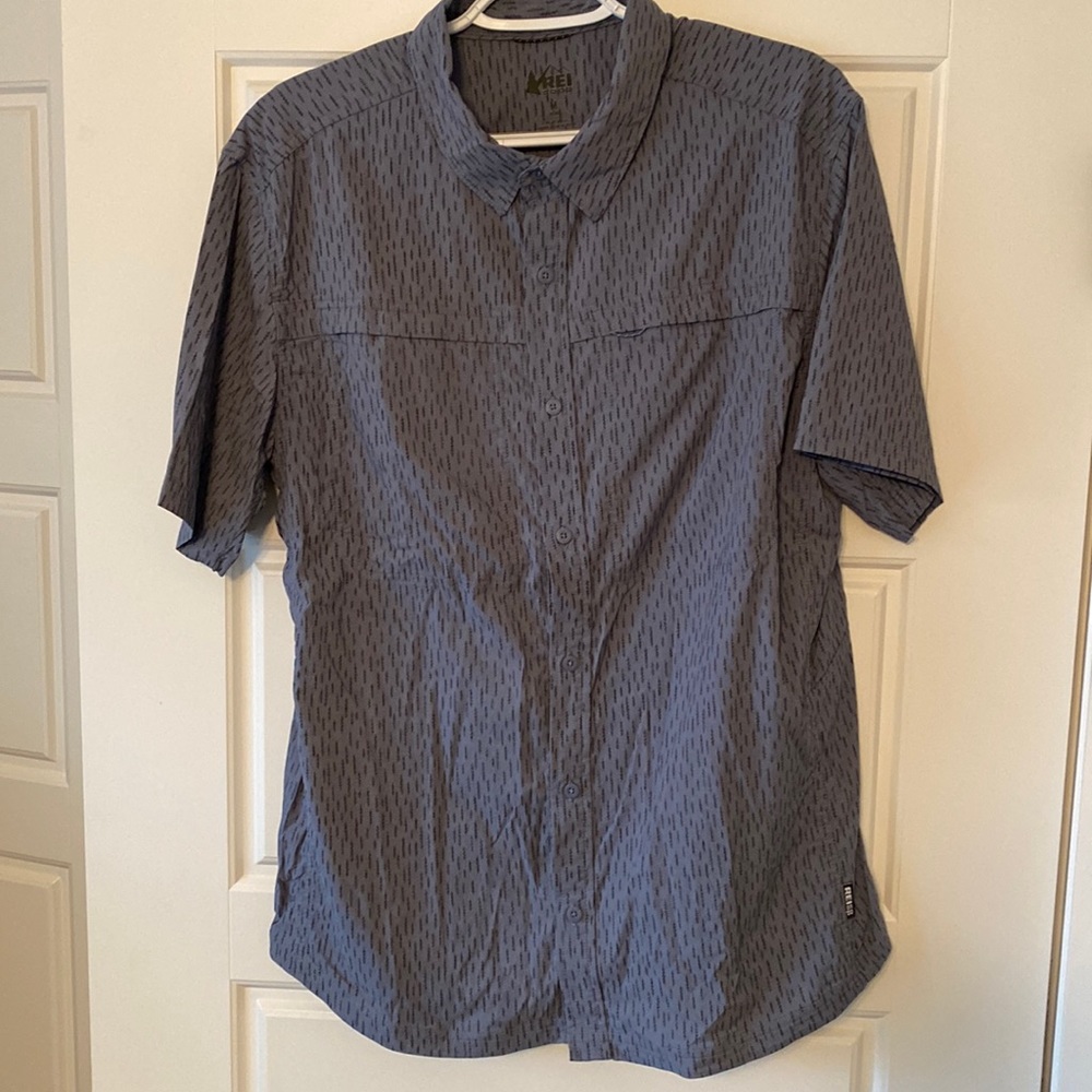REI Mens Short Sleeve Performance Button Down size medium